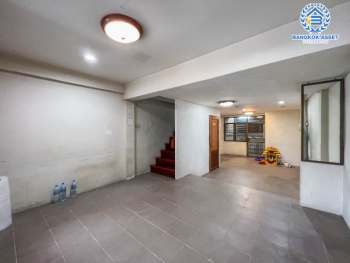 *****ทาวน์โฮมมือสองย่านกรุงเทพฯ ม.ธันยกานต์ มัยลาภ เนื้อที่ 17.4 ตร.ว. ฟังก์ชันจัดเต็ม 4 ห้องนอน 3 ห้องนอน 1 ที่จอดรถ แถมฟรี! 2 เครื่องปรับอากาศ บ้านทำเลโซนเมือง เดินทางสะดวก ใกล้รถไฟฟ้าในอนาคตสายสีชมพู "สถานีมัยลาภ" และทางด่วน "ฉลองรัช" จองด่วน!